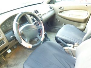 Vendo Mazda Protege 1997, Estandar, Motor 1.5, muy económico, rines especiales, cd player con USB, buenas llantas, $2700 Negociables, Inf. al correo ó al 79278982