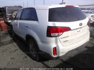 Vendo KIA Sorento 2015, (A reparar), Reservelo Ya, Estara en Aduana en aproximadamente 28 dias, Automática, Motor 2.4L, 4 cil., Full Extras (vidrios y espejos eléctricos), $9300 Inf. al correo ó 79278982
