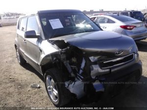 Vendo KIA Soul 2011, (A reparar), Reservelo Ya, Estara en Aduana en aproximadamente 28 dias, Automática, Full Extras (vidrios y espejos eléctricos), rines, bolsas buenas, $4700 Inf. al correo ó 79278982