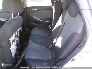 Vendo Hyundai Accent 2012 (a reparar), Vealo YA! en Aduana, TRAMITE FINALIZADO, "listo para retirar", Automático, Full Extras (vidrios y espejos eléctricos, cierre central), Motor 1.6L, super económico, bolsas buenas, $4900, Inf. al correo ó 79278982