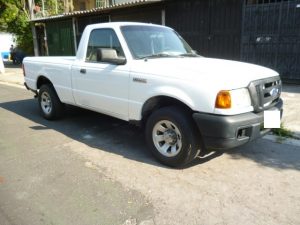 Vendo Pick Up Ford Ranger 2010, Automático, Motor 2.3L, 4 cilindros, bolsas buenas, CD player original, protector de cama, $6200 ¡precio negociable!, Inf. al correo ó al 79278982