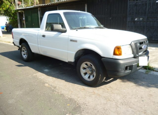 Vendo Pick Up Ford Ranger 2010, Automático, Motor 2.3L, 4 cilindros, bolsas buenas, CD player original, protector de cama, $6200 ¡precio negociable!, Inf. al correo ó al 79278982