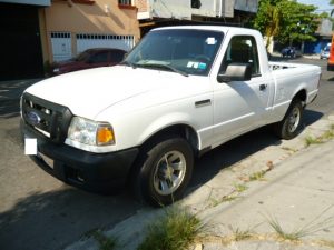 Vendo Pick Up Ford Ranger 2010, Automático, Motor 2.3L, 4 cilindros, bolsas buenas, CD player original, protector de cama, $6200 ¡precio negociable!, Inf. al correo ó al 79278982