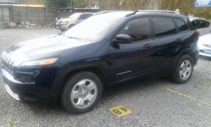 Jeep Cherokee 2015 4x2 / !!! GANGA !!!• Motor 4 cilindros. Nítido a Toda Prueba• Camioneta al 100%• Controles al Timón, Audio, Cruise• 23211 millas• Asientos de Butaca Tela