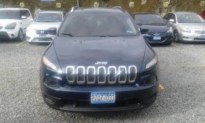 Jeep Cherokee 2015 4x2 / !!! GANGA !!!• Motor 4 cilindros. Nítido a Toda Prueba• Camioneta al 100%• Controles al Timón, Audio, Cruise• 23211 millas• Asientos de Butaca Tela