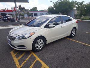 KIA Forte 2015 – Full Extras.• Sedan de Lujo• 63,490 millas• Motor 1.8 - 4 cil. Nítido e Intacto• Bolsas de Aire Buenas• Bluetooth, manos libres• Controles al timón