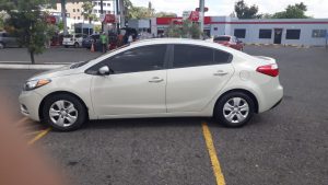 KIA Forte 2015 – Full Extras.• Sedan de Lujo• 63,490 millas• Motor 1.8 - 4 cil. Nítido e Intacto• Bolsas de Aire Buenas• Bluetooth, manos libres• Controles al timón