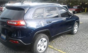Jeep Cherokee 2015 4x2 / !!! GANGA !!!• Motor 4 cilindros. Nítido a Toda Prueba• Camioneta al 100%• Controles al Timón, Audio, Cruise• 23211 millas• Asientos de Butaca Tela