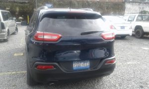 Jeep Cherokee 2015 4x2 / !!! GANGA !!!• Motor 4 cilindros. Nítido a Toda Prueba• Camioneta al 100%• Controles al Timón, Audio, Cruise• 23211 millas• Asientos de Butaca Tela