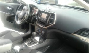 Jeep Cherokee 2015 4x2 / !!! GANGA !!!• Motor 4 cilindros. Nítido a Toda Prueba• Camioneta al 100%• Controles al Timón, Audio, Cruise• 23211 millas• Asientos de Butaca Tela