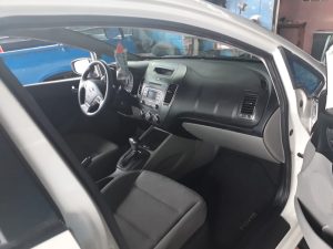 KIA Forte 2015 – Full Extras.• Sedan de Lujo• 63,490 millas• Motor 1.8 - 4 cil. Nítido e Intacto• Bolsas de Aire Buenas• Bluetooth, manos libres• Controles al timón