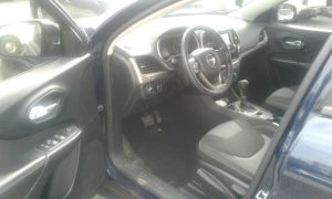 Jeep Cherokee 2015 4x2 / !!! GANGA !!!• Motor 4 cilindros. Nítido a Toda Prueba• Camioneta al 100%• Controles al Timón, Audio, Cruise• 23211 millas• Asientos de Butaca Tela