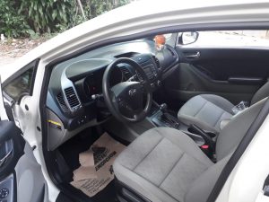 KIA Forte 2015 – Full Extras.• Sedan de Lujo• 63,490 millas• Motor 1.8 - 4 cil. Nítido e Intacto• Bolsas de Aire Buenas• Bluetooth, manos libres• Controles al timón