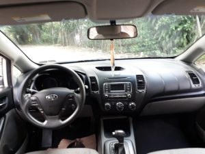 KIA Forte 2015 – Full Extras.• Sedan de Lujo• 63,490 millas• Motor 1.8 - 4 cil. Nítido e Intacto• Bolsas de Aire Buenas• Bluetooth, manos libres• Controles al timón