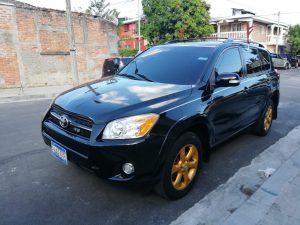 Toyota Rav4 2010 - LIMITED 4x4 V6 / 2010 - !!! GANGA !!!• Motor 6 cilindros. Nítido a Toda Prueba• Camioneta funcionando al 100%• Bolsas de Aire Buenas.• Caja automática. 4x4• Cero Códigos, eléctricos.