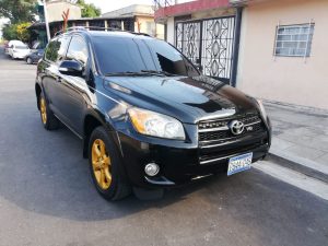 Toyota Rav4 2010 - LIMITED 4x4 V6 / 2010 - !!! GANGA !!!• Motor 6 cilindros. Nítido a Toda Prueba• Camioneta funcionando al 100%• Bolsas de Aire Buenas.• Caja automática. 4x4• Cero Códigos, eléctricos.