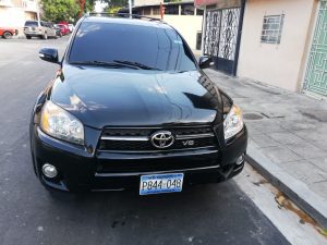 Toyota Rav4 2010 - LIMITED 4x4 V6 / 2010 - !!! GANGA !!!• Motor 6 cilindros. Nítido a Toda Prueba• Camioneta funcionando al 100%• Bolsas de Aire Buenas.• Caja automática. 4x4• Cero Códigos, eléctricos.