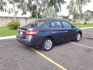 Nissan Sentra 2015 - !!! OFERTA !!!• Motor 4 cilindros. Nítido a Toda Prueba• Sedan de Lujo, funcionando al 100%• Cero Códigos eléctricos.• Controles al Timón, Audio, Cruise• 84,300 Millas Originales