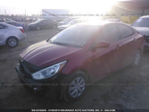 Vendo Hyundai Accent 2015, (A reparar), Reservelo Ya!, estara en Aduana en aproximadamente 27 días, Automático, Full Extras (vidrios y espejos eléctricos), bolsas buenas, $5700 Inf. al correo ó 79278982