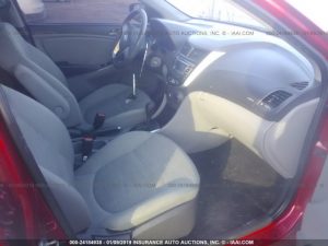 Vendo Hyundai Accent 2015, (A reparar), Reservelo Ya!, estara en Aduana en aproximadamente 27 días, Automático, Full Extras (vidrios y espejos eléctricos), bolsas buenas, $5700 Inf. al correo ó 79278982