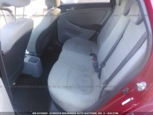 Vendo Hyundai Accent 2015, (A reparar), Reservelo Ya!, estara en Aduana en aproximadamente 27 días, Automático, Full Extras (vidrios y espejos eléctricos), bolsas buenas, $5700 Inf. al correo ó 79278982