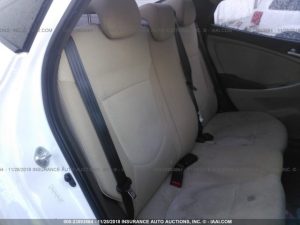 Vendo Hyundai Accent 2013, (A reparar), Reservelo Ya!, estara en Aduana en aproximadamente 28 dias, Automático, Full Extras (vidrios y espejos eléctricos), bolsas buenas, $5200 Inf. al correo ó 79278982
