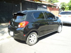 Vendo Mitsubishi Mirage 2014, Automático, 4 puertas, Hatchback, full extras (vidrios y espejos eléctricos, cierre central), CD player con USB y entrada auxiliar, llave de proximidad, encendido con botón, A/C, muy económico, rines, halogenos, $6500 negociables!, Inf. 79278982 o al correo