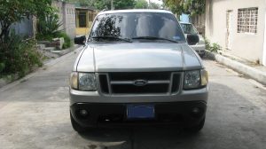 Vendo Ford Explorer 2003, 4 x 4 , automatica, a/c helando muy bien, motor y caja sin problemas en buen estado. 3,300. neg. mi wasap 73 71 07 32