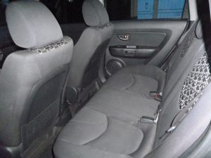 Vendo KIA Soul 2011, Automática, full extras (vidrios y espejos eléctricos, cierre central), CD player con bluetooth, USB y entrada auxiliar, rines, A/C, bolsas buenas, $6000 negociables!, Inf. 79278982 o al correo