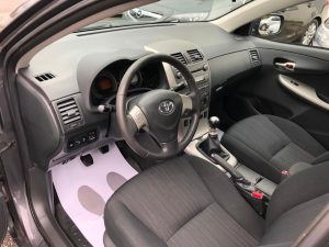  Toyota Corolla 2011 1.4 D-4D SOL del 2011 sedan 4 puertas doble airbag, aire acondicionado, espejos eléctricos, vidrios polarizados, con 104.800 km en excelente estado, vidrios eléctricos bloqueos alarma radio con pantalla. Todos documentos al dia .
