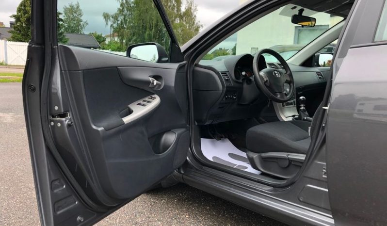 Toyota Corolla 2011 full