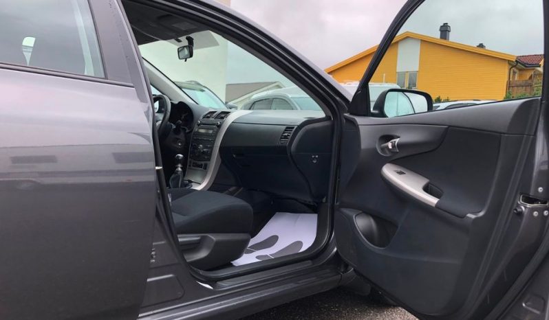 Toyota Corolla 2011 full