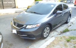 Vendo Honda Civic 2014, Automático, 4 puertas, full extras (vidrios y espejos eléctricos, cierre central), CD player con bluetooth, USB y entrada auxiliar, camara de retroceso, A/C, muy económico, "Recibo Vehiculo a cuenta", $7900 ¡Precio Negociable!, Inf. al correo ó 79278982