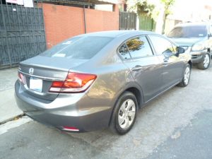 Vendo Honda Civic 2014, Automático, 4 puertas, full extras (vidrios y espejos eléctricos, cierre central), CD player con bluetooth, USB y entrada auxiliar, camara de retroceso, A/C, muy económico, "Recibo Vehiculo a cuenta", $7900 ¡Precio Negociable!, Inf. al correo ó 79278982