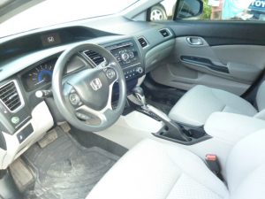 Vendo Honda Civic 2014, Automático, 4 puertas, full extras (vidrios y espejos eléctricos, cierre central), CD player con bluetooth, USB y entrada auxiliar, camara de retroceso, A/C, muy económico, "Recibo Vehiculo a cuenta", $7900 ¡Precio Negociable!, Inf. al correo ó 79278982