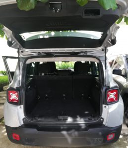 Hermoso Jeep Renegade 2015 Sport Automatica semi convertible bolsas no dañadas ya con placas con a/c como nueva precio negociable