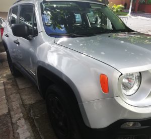 Hermoso Jeep Renegade 2015 Sport Automatica semi convertible bolsas no dañadas ya con placas con a/c como nueva precio negociable