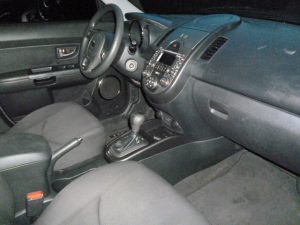 Vendo KIA Soul 2011, Automática, full extras (vidrios y espejos eléctricos, cierre central), CD player con bluetooth, USB y entrada auxiliar, rines, A/C, bolsas buenas, $5900 negociables!, Inf. 79278982 o al correo