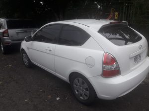 Hyundai Accent 2011 precio US$ 4350 precio negociable. Millas: 103,418 Color: Blanco Motor: 1.6L Trasmisión: Automática Aire acondicionado: 100%