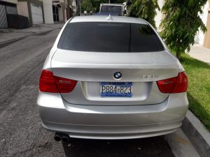 BMW 328i 2011 US$7,000.00 precio negociable Millas: 145,429 Color: gris Motor: 1.9L Trasmisión: Automática Aire acondicionado: 100% Audio estero: Fábrica