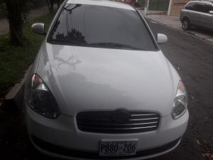 Hyundai Accent 2011 precio US$ 4350 precio negociable. Millas: 103,418 Color: Blanco Motor: 1.6L Trasmisión: Automática Aire acondicionado: 100%