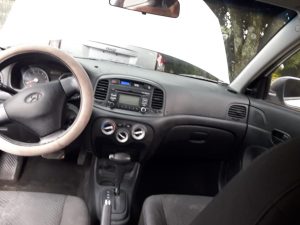 Hyundai Accent 2011 precio US$ 4350 precio negociable. Millas: 103,418 Color: Blanco Motor: 1.6L Trasmisión: Automática Aire acondicionado: 100%
