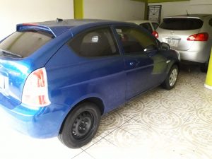Hyundai Accent 2011 Precio US$4450.00 precio negociable Millas: 67,764 Color: Azul Motor: 1.6L Trasmisión: Automática Aire acondicionado: 100%