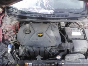 Vendo Hyundai Elantra 2013, (A reparar), Reservelo Ya!, Estara en Aduana en aproximadamente 28 dias, Automático, Full Extras (vidrios y espejos eléctricos), bolsas buenas, rines, $5300 Inf. al correo ó 79278982