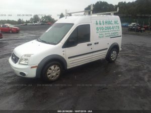 Vendo Ford Transit Connect 2012, (A reparar), Reservelo YA!, estara en Aduana en aproximadamente 28 días, Automático, golpe leve, bolsas buenas, $5500 Inf. al correo ó 79278982