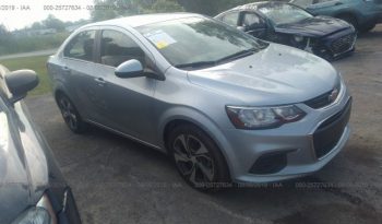 Vendo Chevrolet Sonic 2017, (A reparar), Reservelo YA!, estara en Aduana en aproximadamente 28 días, Automático, Full Extras (vidrios y espejos eléctricos), rines, golpe leve, bolsas buenas, $7200 Inf. al correo ó 79278982