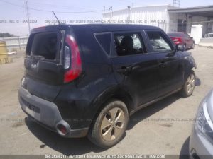 Vendo KIA Soul 2014, (A reparar), Reservelo Ya!, Estara en Aduana en aproximadamente 28 días, Automática, Full Extras (vidrios y espejos eléctricos), bolsas buenas, rines, $5600 Inf. al correo ó 79278982