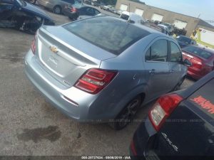 Vendo Chevrolet Sonic 2017, (A reparar), Reservelo YA!, estara en Aduana en aproximadamente 28 días, Automático, Full Extras (vidrios y espejos eléctricos), rines, golpe leve, bolsas buenas, $7200 Inf. al correo ó 79278982
