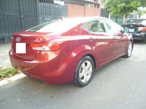 Vendo Hyundai Elantra 2013, Automático, 4 puertas, full extras (vidrios y espejos eléctricos, cierre central), CD player con USB y entrada auxiliar, A/C, muy económico, rines, bolsas buenas, $6900 ¡precio negociable!, Inf. 79278982