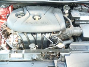 Vendo Hyundai Elantra 2013, Automático, 4 puertas, full extras (vidrios y espejos eléctricos, cierre central), CD player con USB y entrada auxiliar, A/C, muy económico, rines, bolsas buenas, $6900 ¡precio negociable!, Inf. 79278982